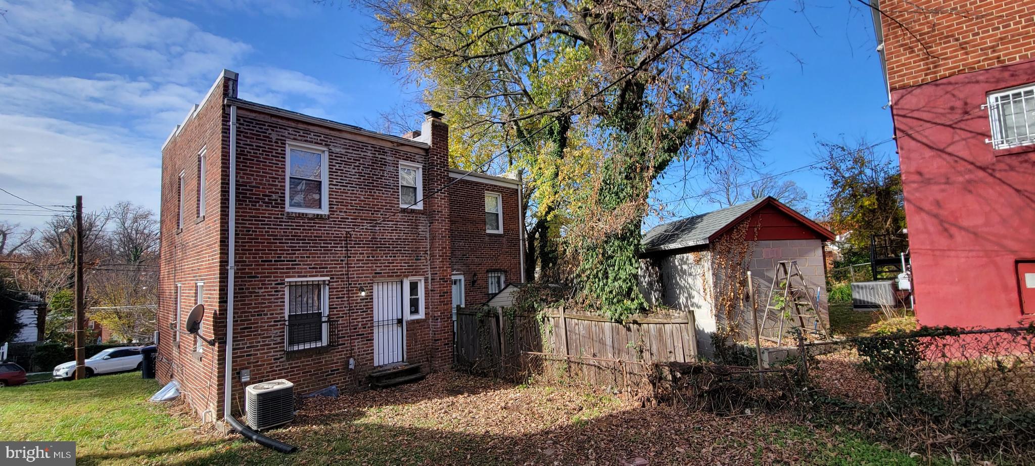 1502 41st St SE