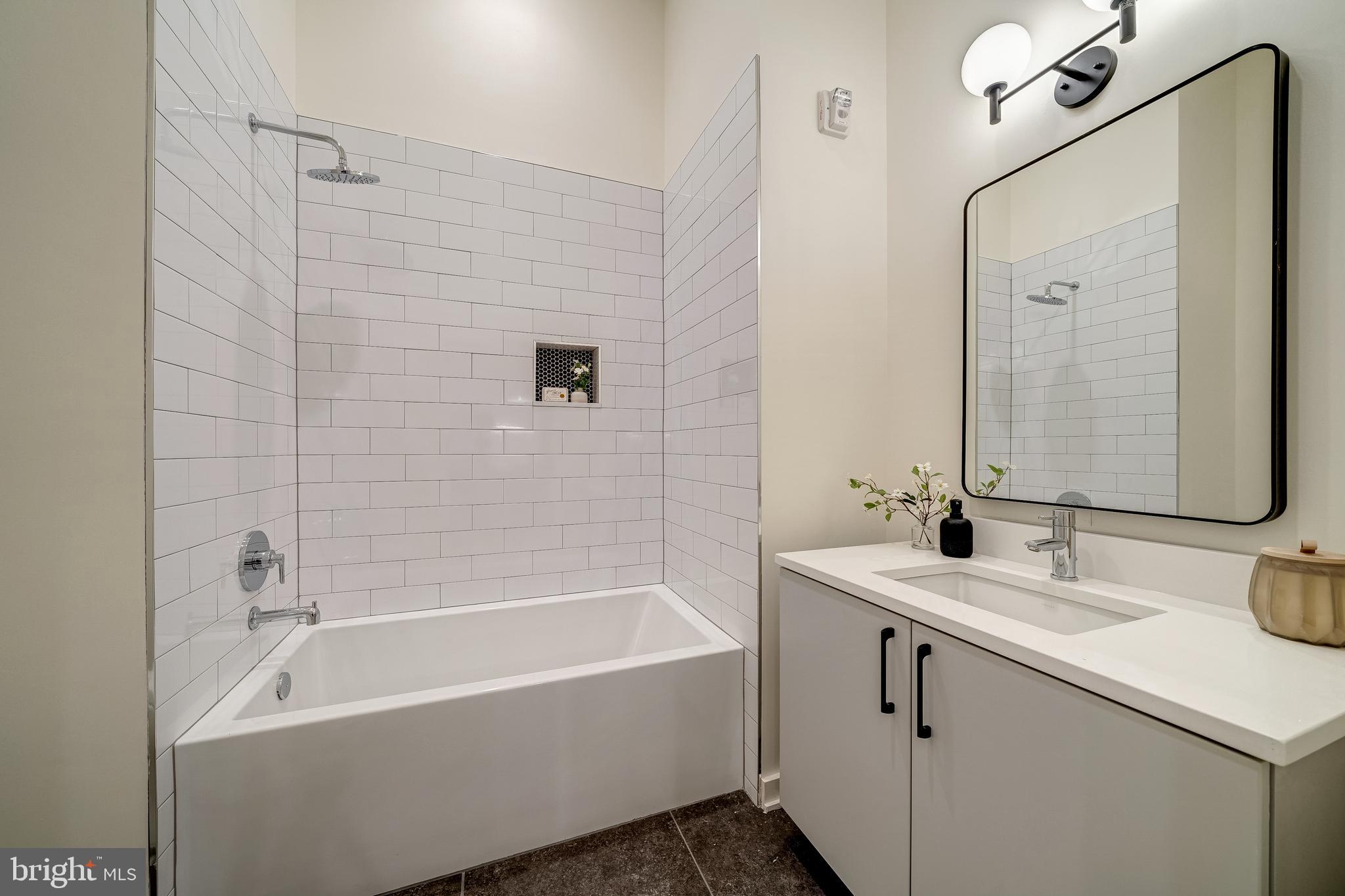 440 R St NW #102