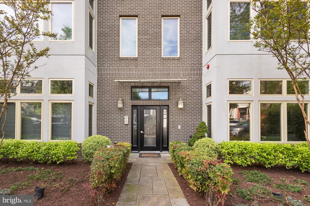 762 Park Rd NW #2