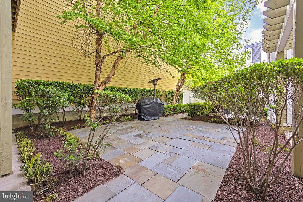 762 Park Rd NW #2