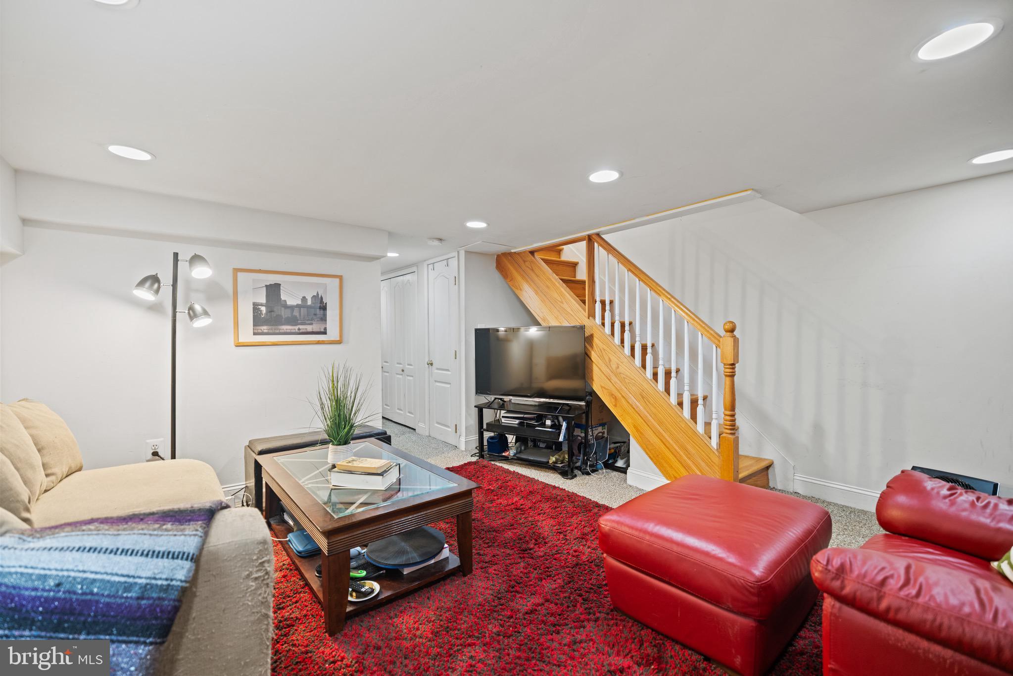 1541 N Carolina Ave NE