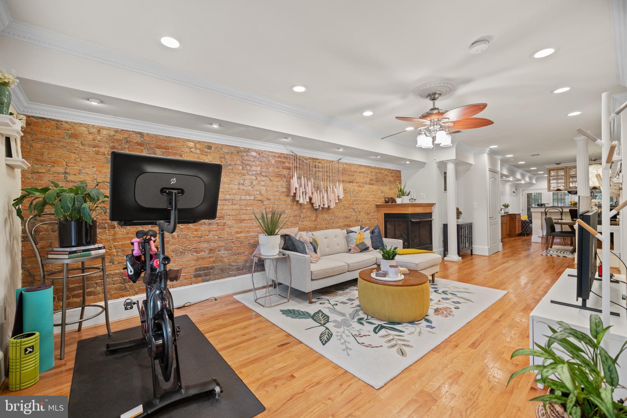 1541 N Carolina Ave NE