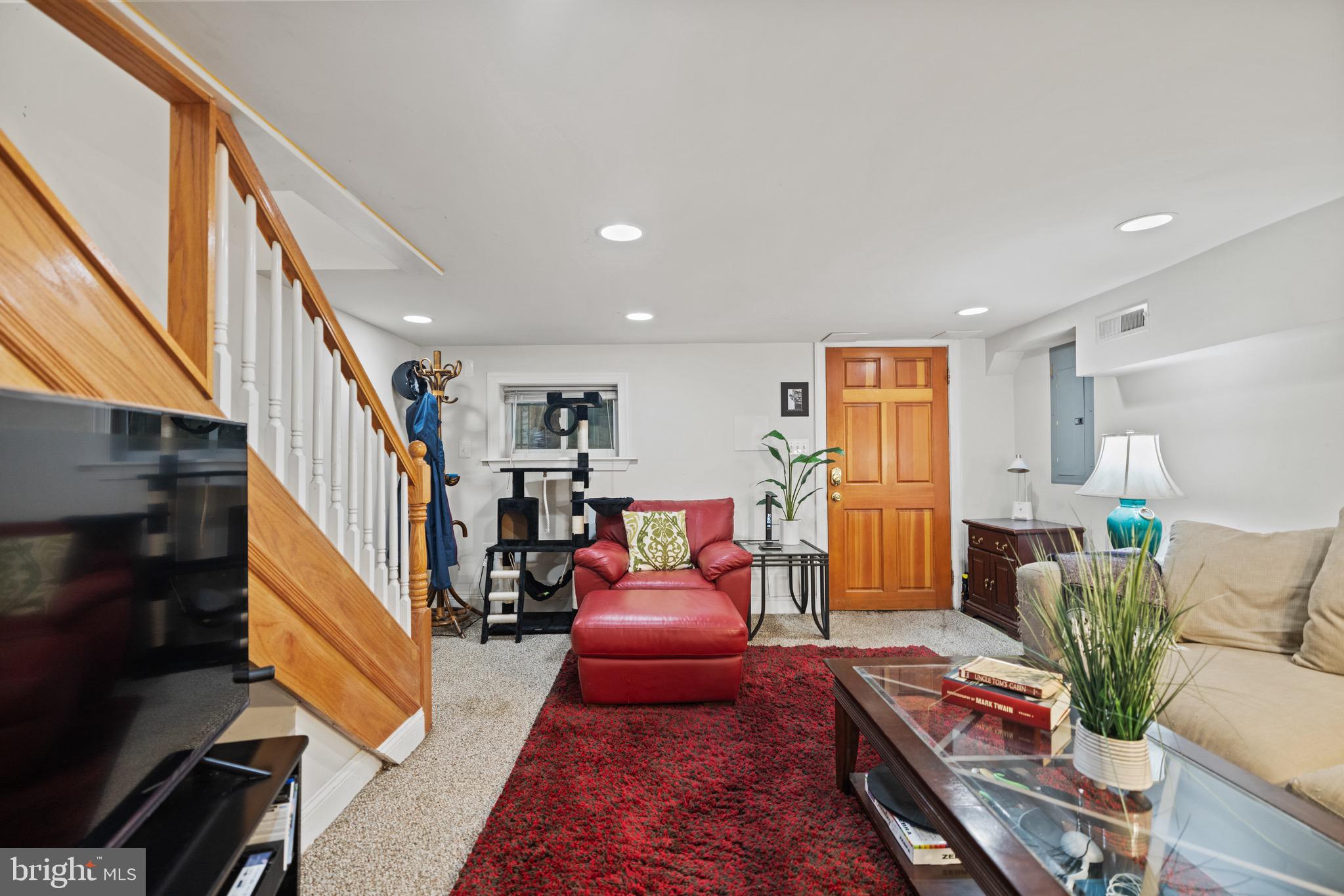 1541 N Carolina Ave NE