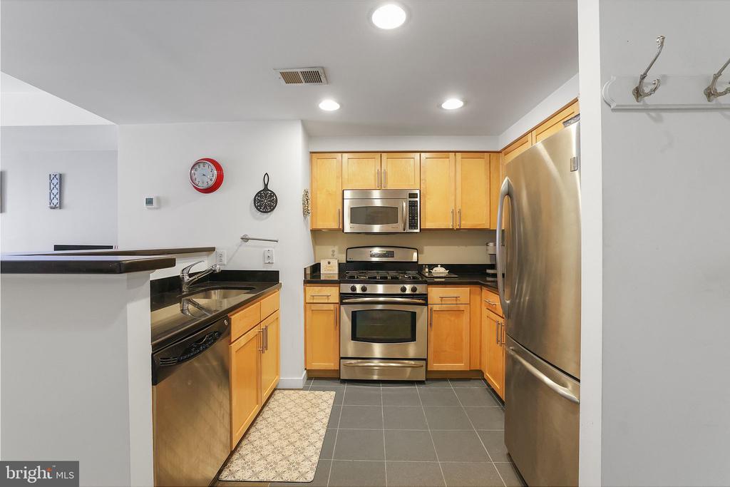 3883 Connecticut Ave NW #319