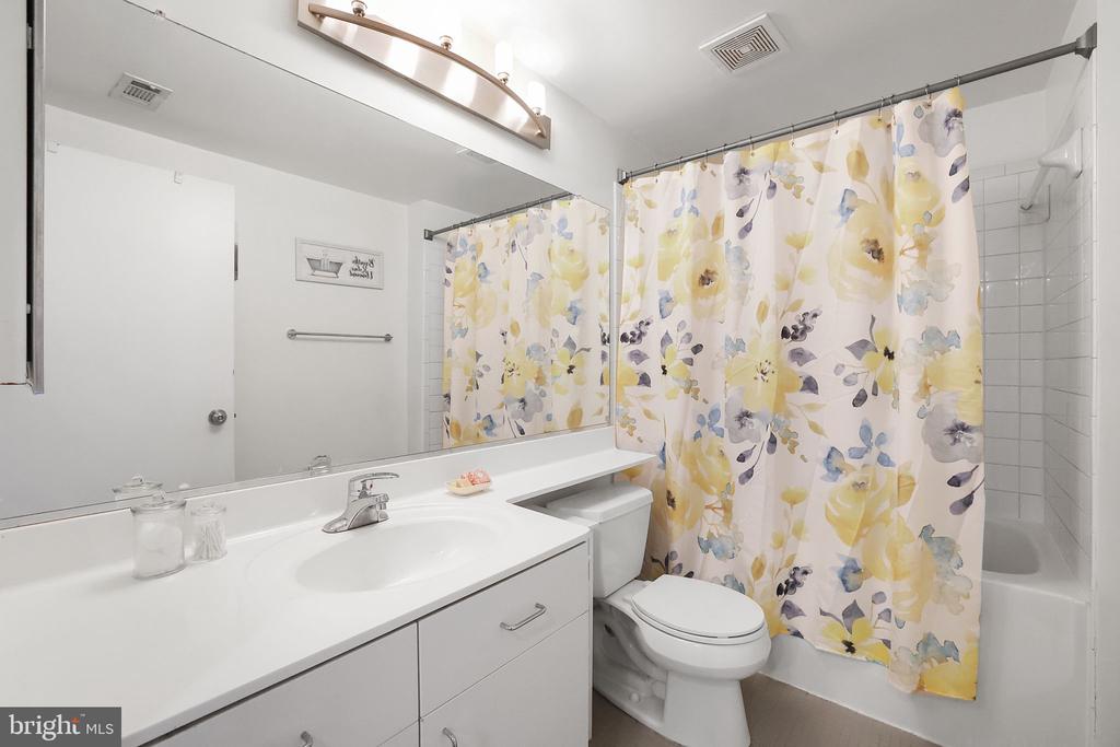 3883 Connecticut Ave NW #319
