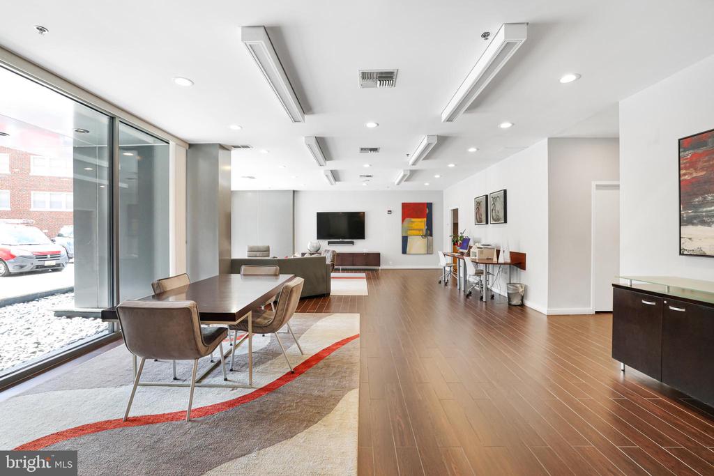 3883 Connecticut Ave NW #319