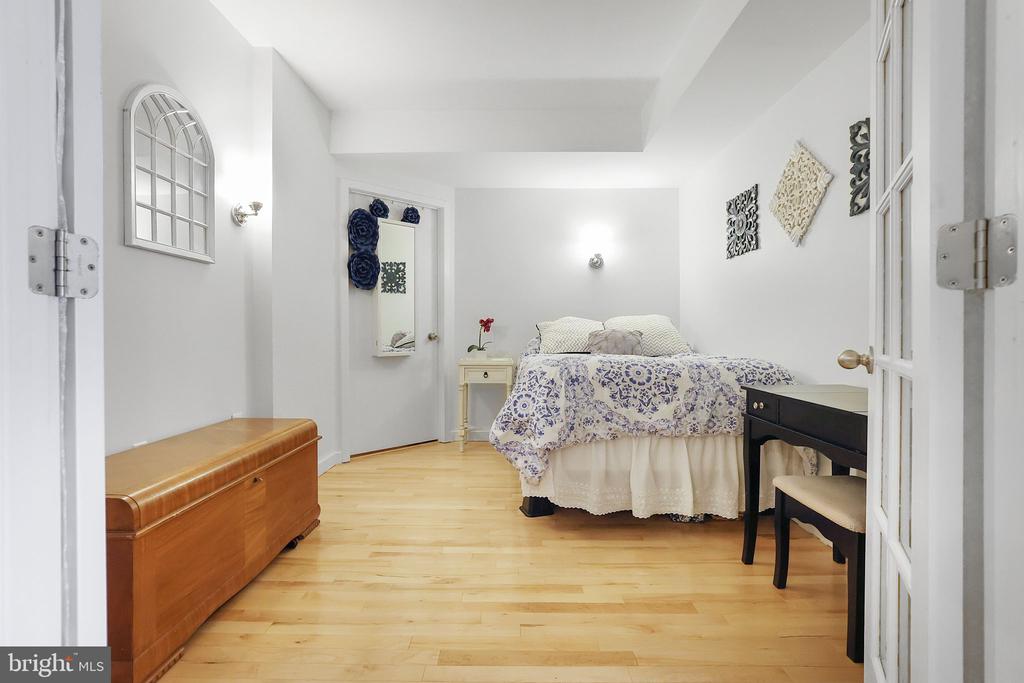 3883 Connecticut Ave NW #319