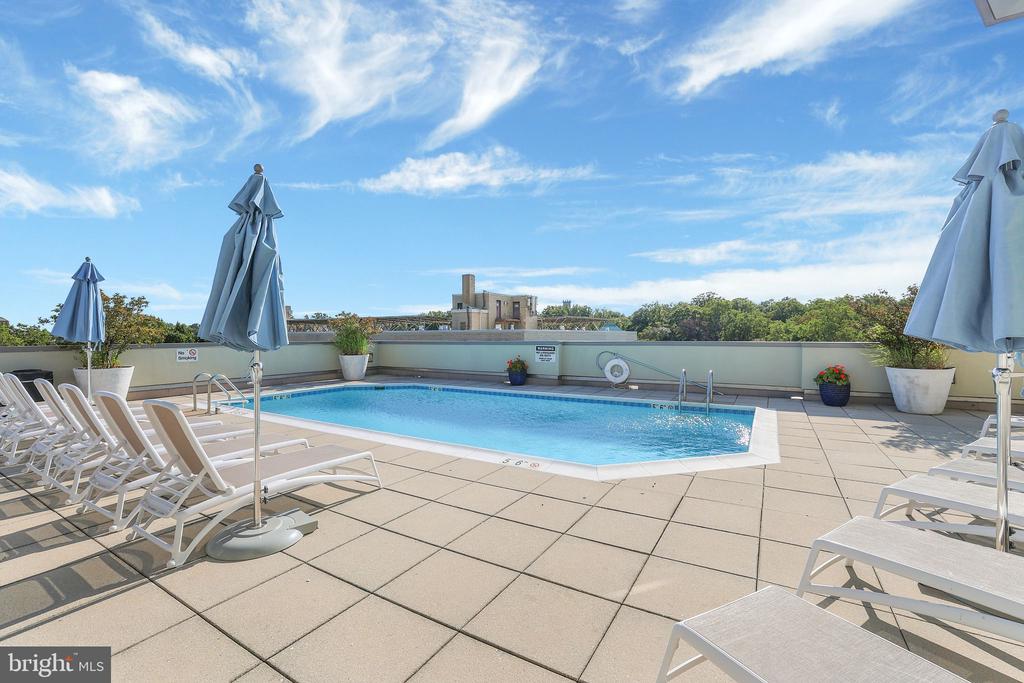 3883 Connecticut Ave NW #319