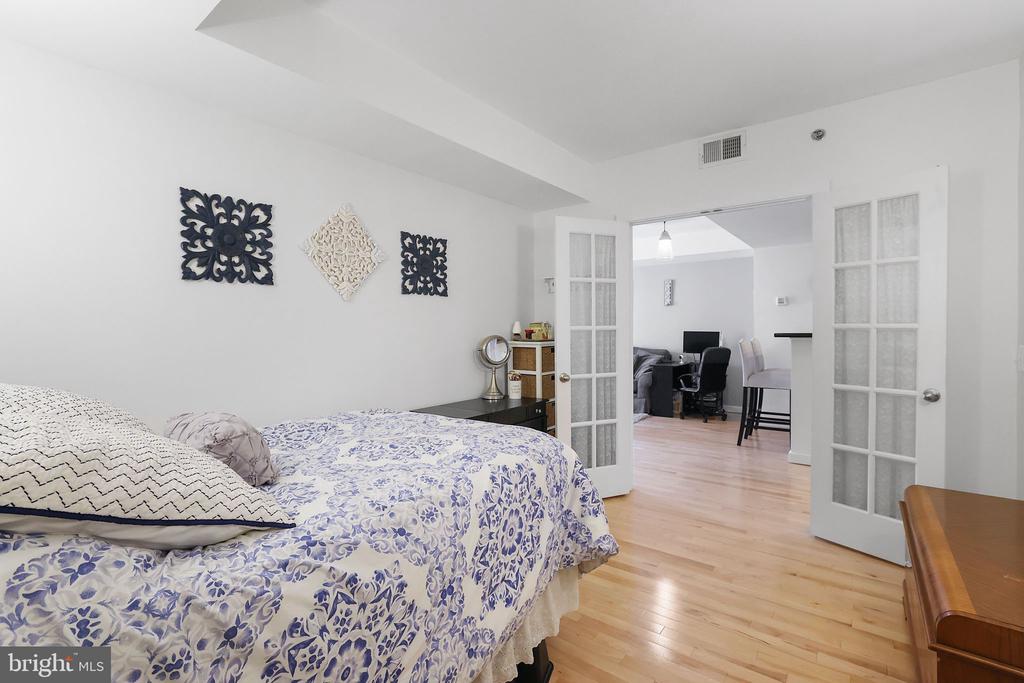 3883 Connecticut Ave NW #319
