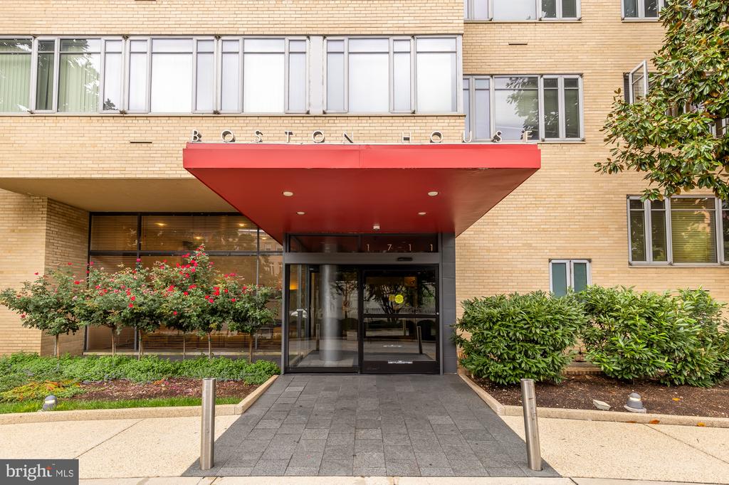 1711 Massachusetts Ave NW #216