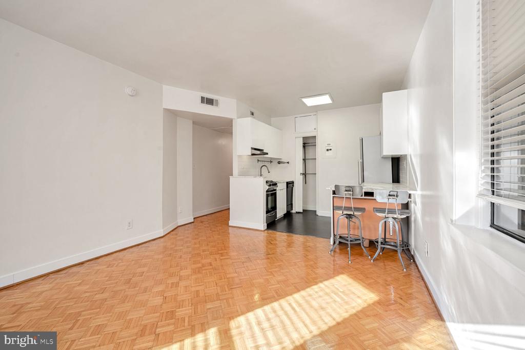 1669 Columbia Rd NW #202