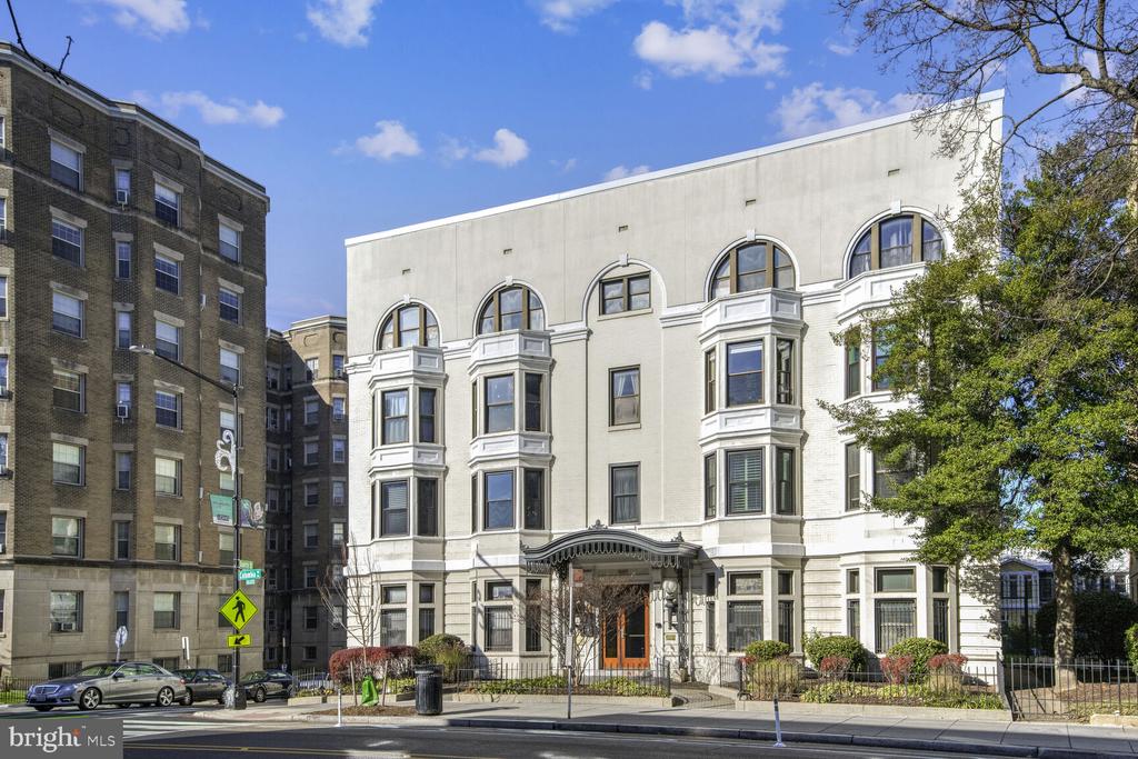 1669 Columbia Rd NW #202