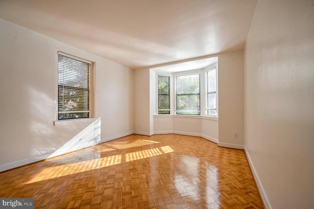 1669 Columbia Rd NW #202