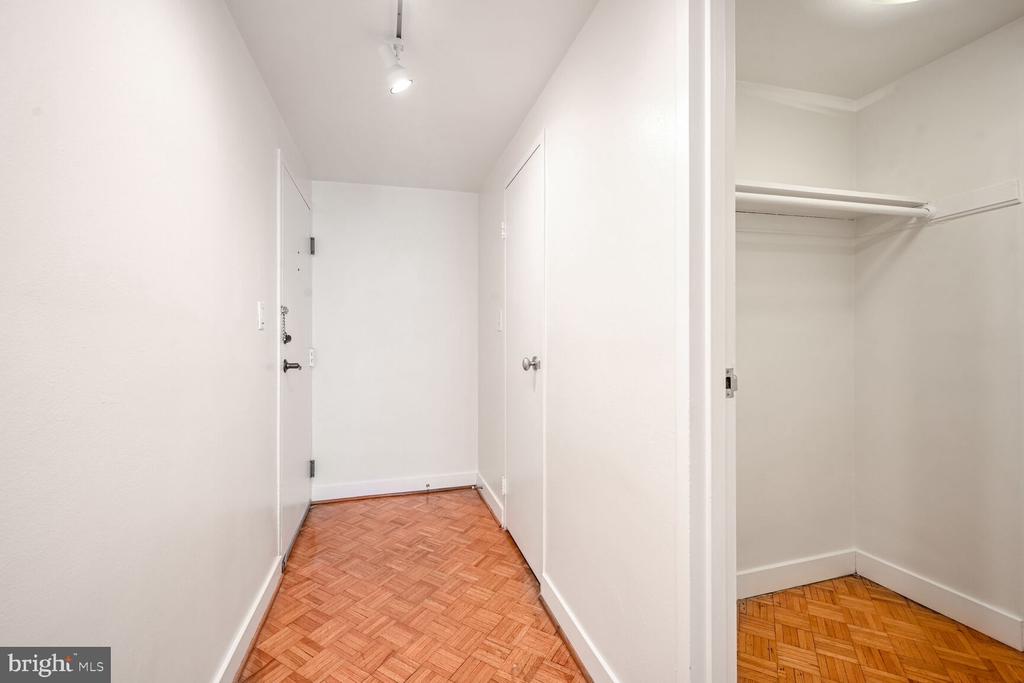 1669 Columbia Rd NW #202