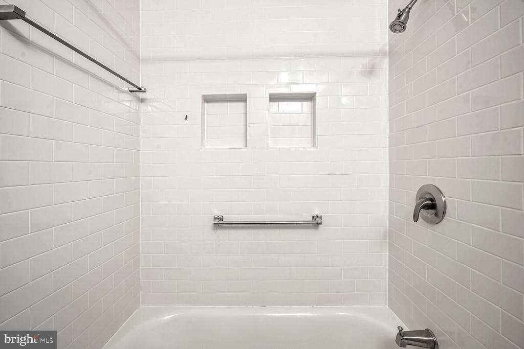 1669 Columbia Rd NW #202