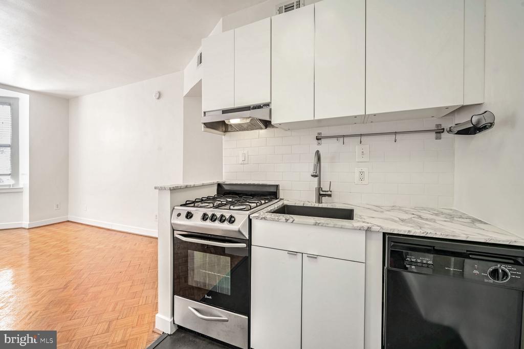 1669 Columbia Rd NW #202