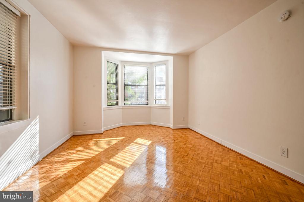 1669 Columbia Rd NW #202