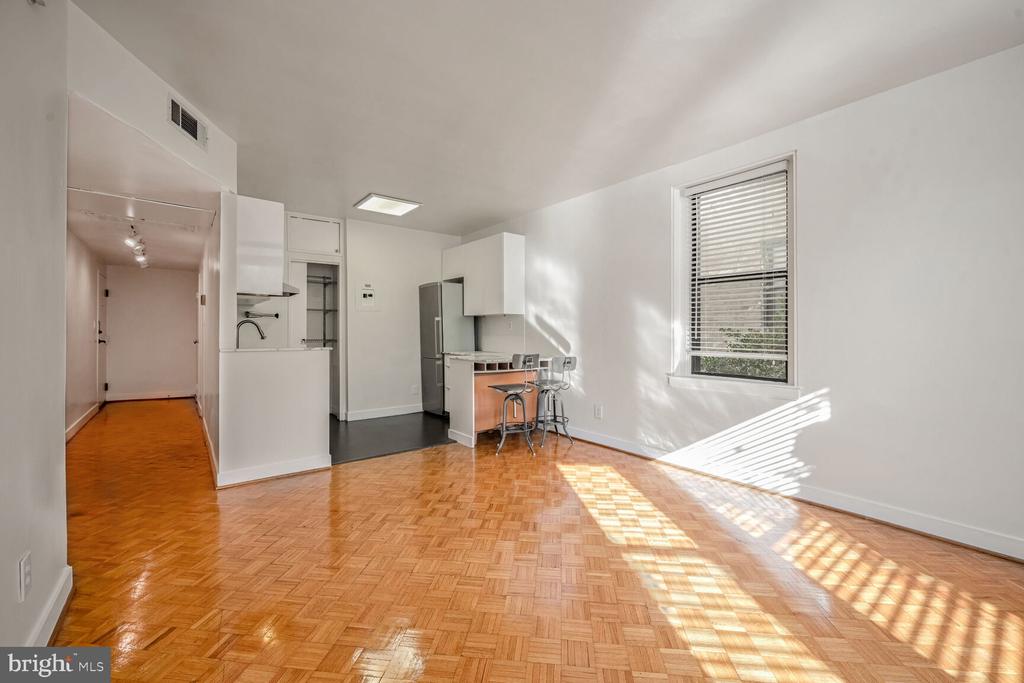 1669 Columbia Rd NW #202