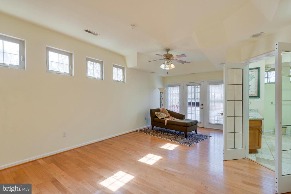 1207 33rd Pl SE