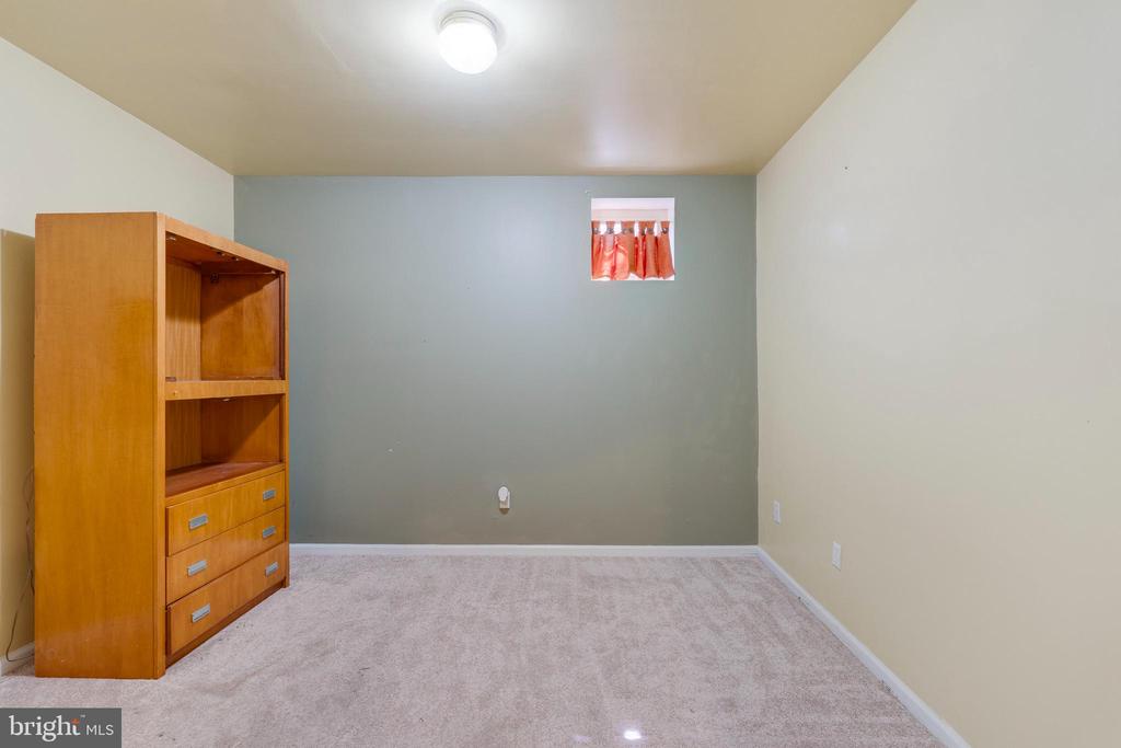 1207 33rd Pl SE