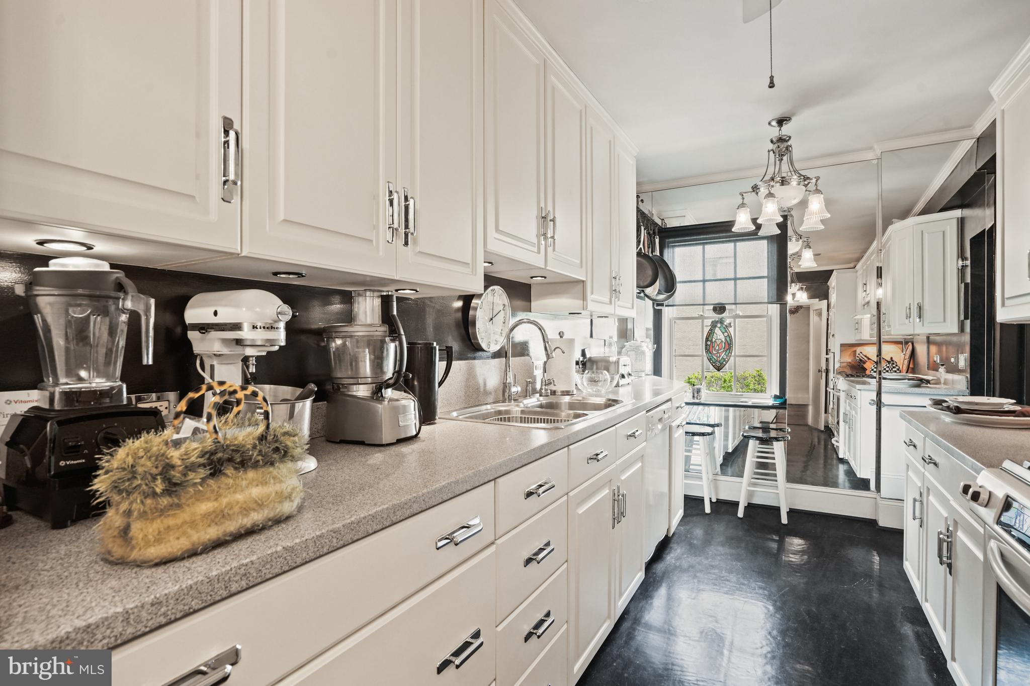 3901 CONNECTICUT AVENUE NW 402