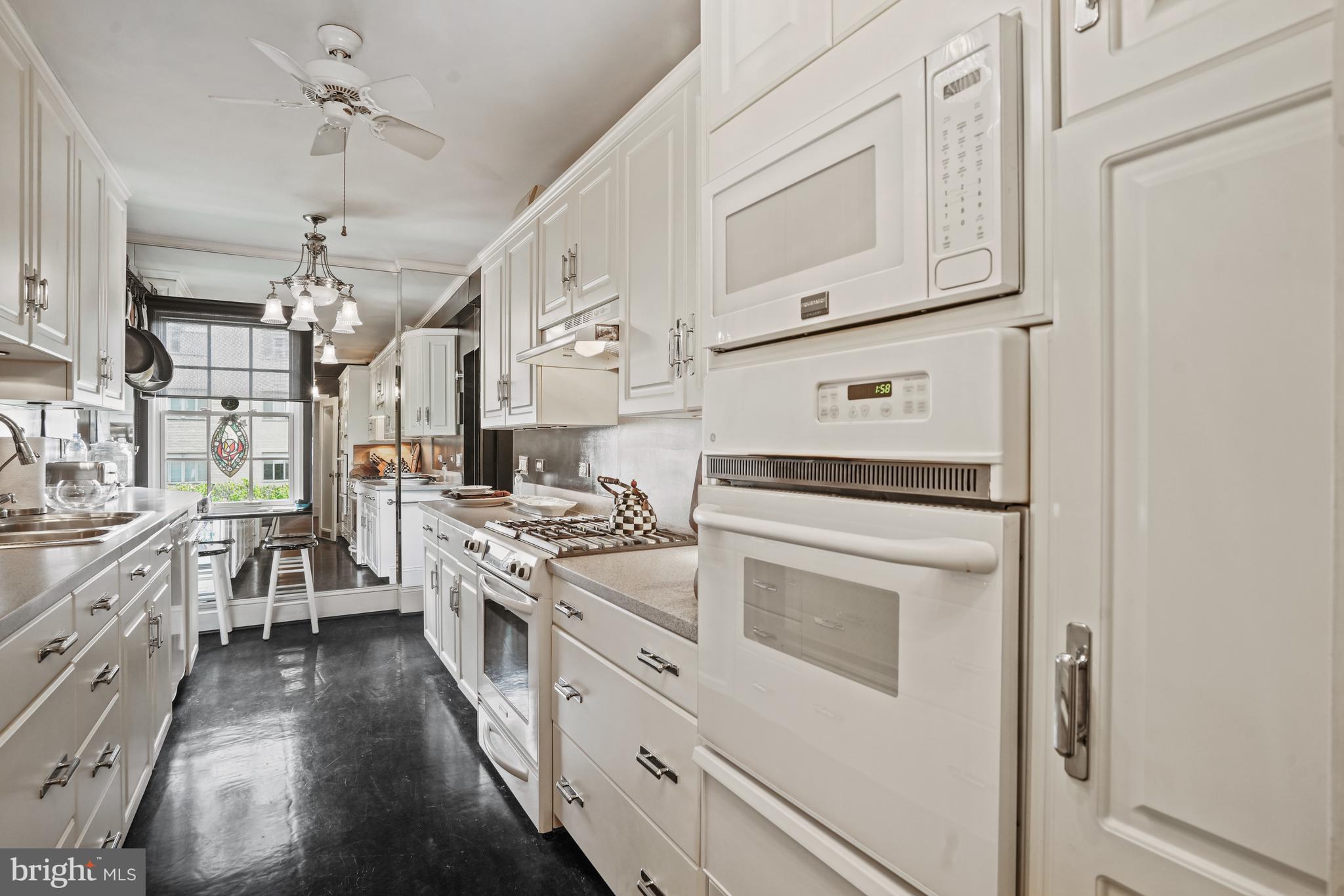 3901 CONNECTICUT AVENUE NW 402