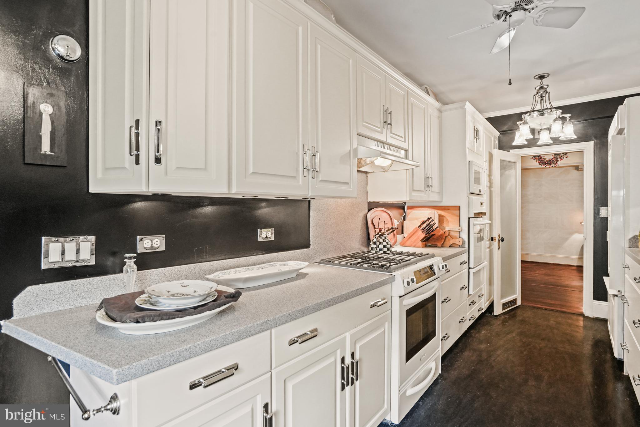 3901 CONNECTICUT AVENUE NW 402