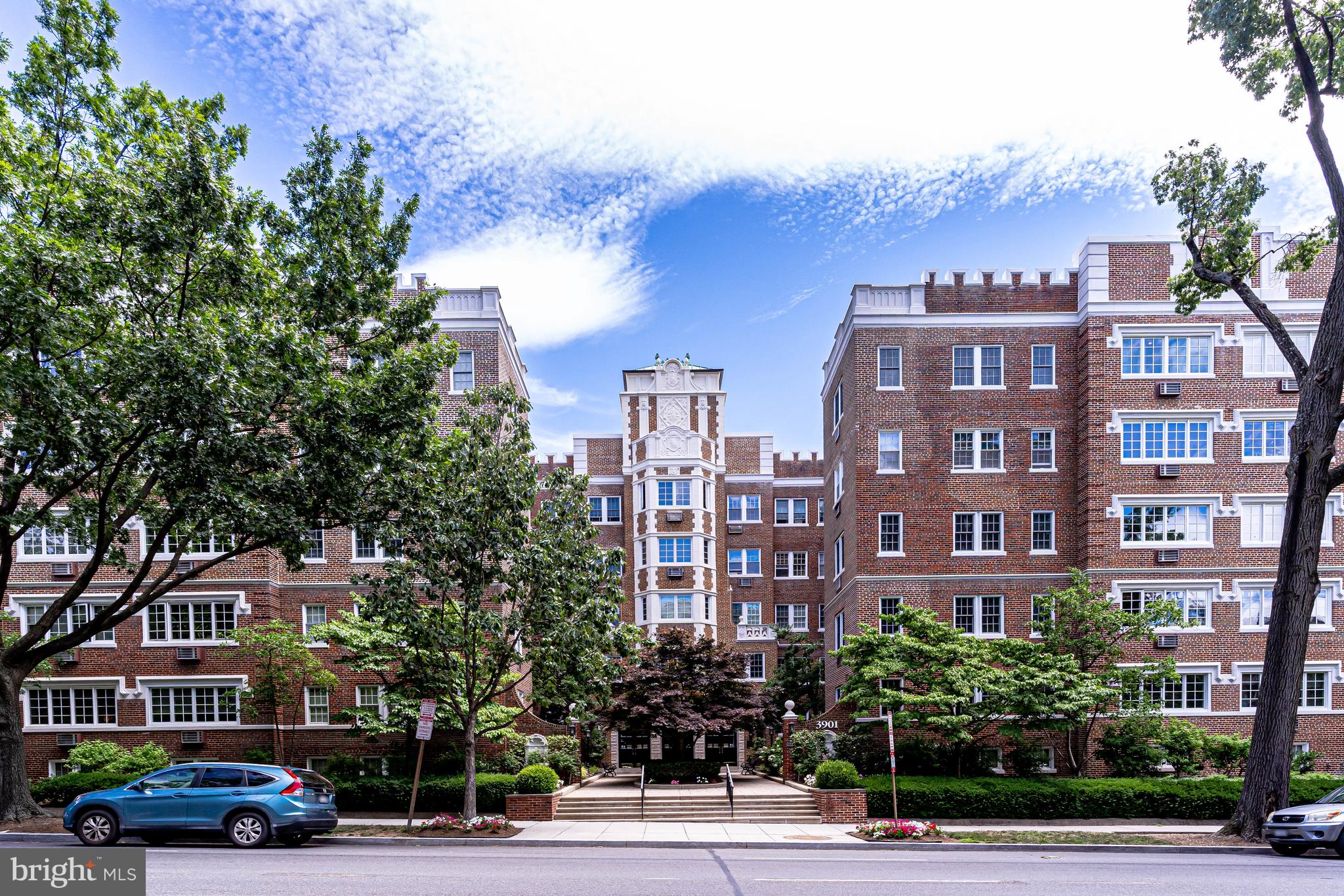 3901 CONNECTICUT AVENUE NW 402