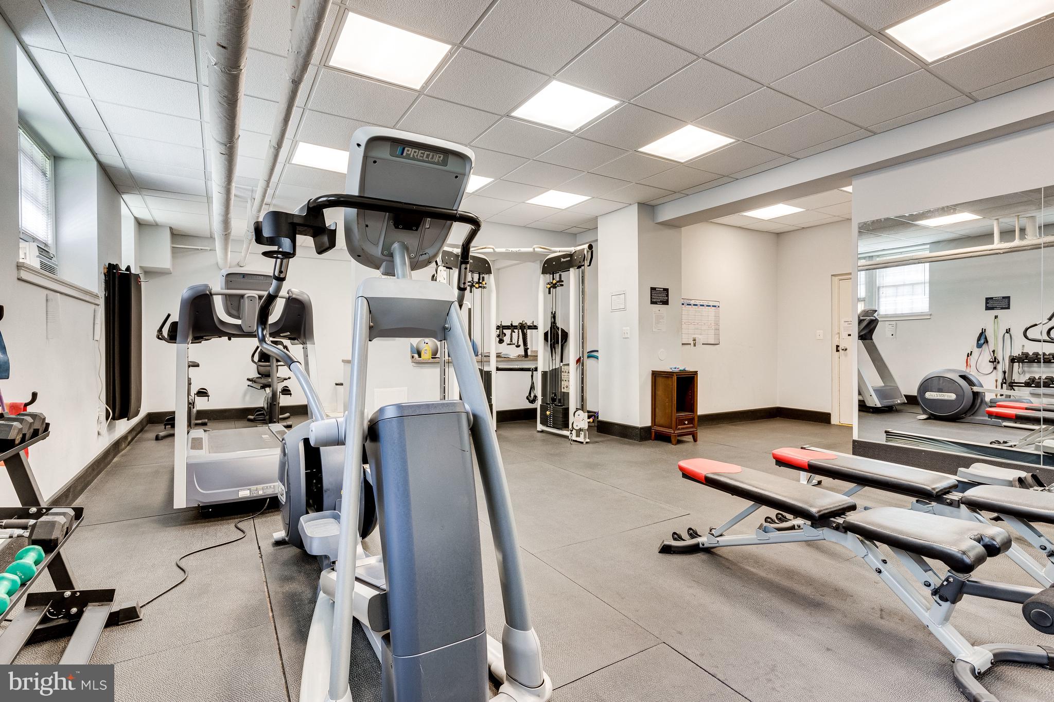 3901 CONNECTICUT AVENUE NW 402