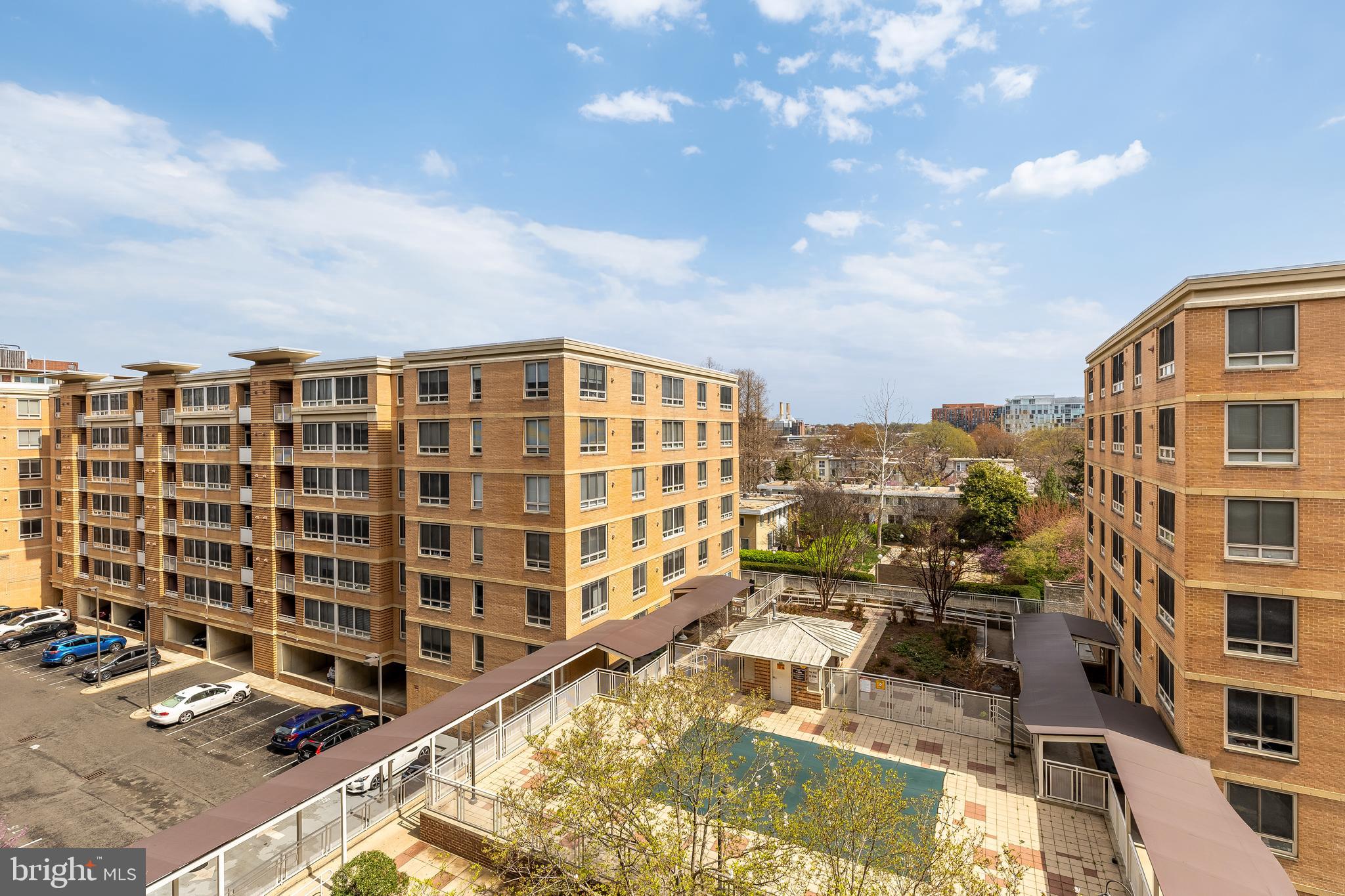 800 4TH STREET SW S409