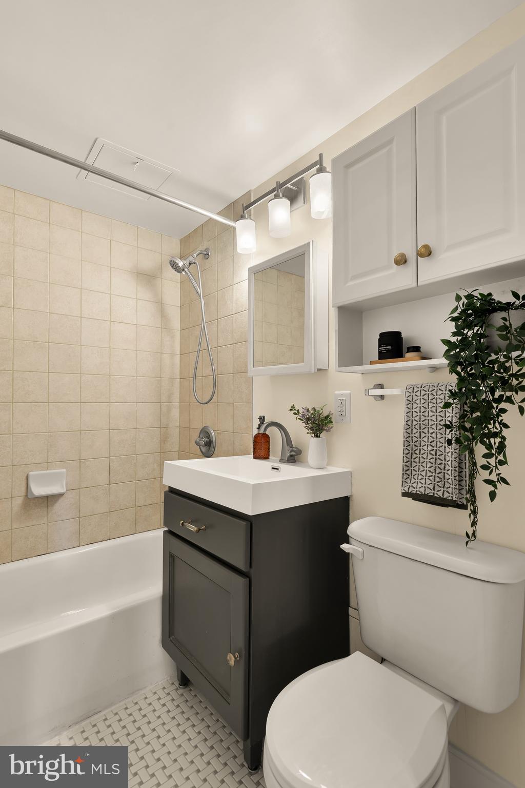 800 4TH STREET SW S409