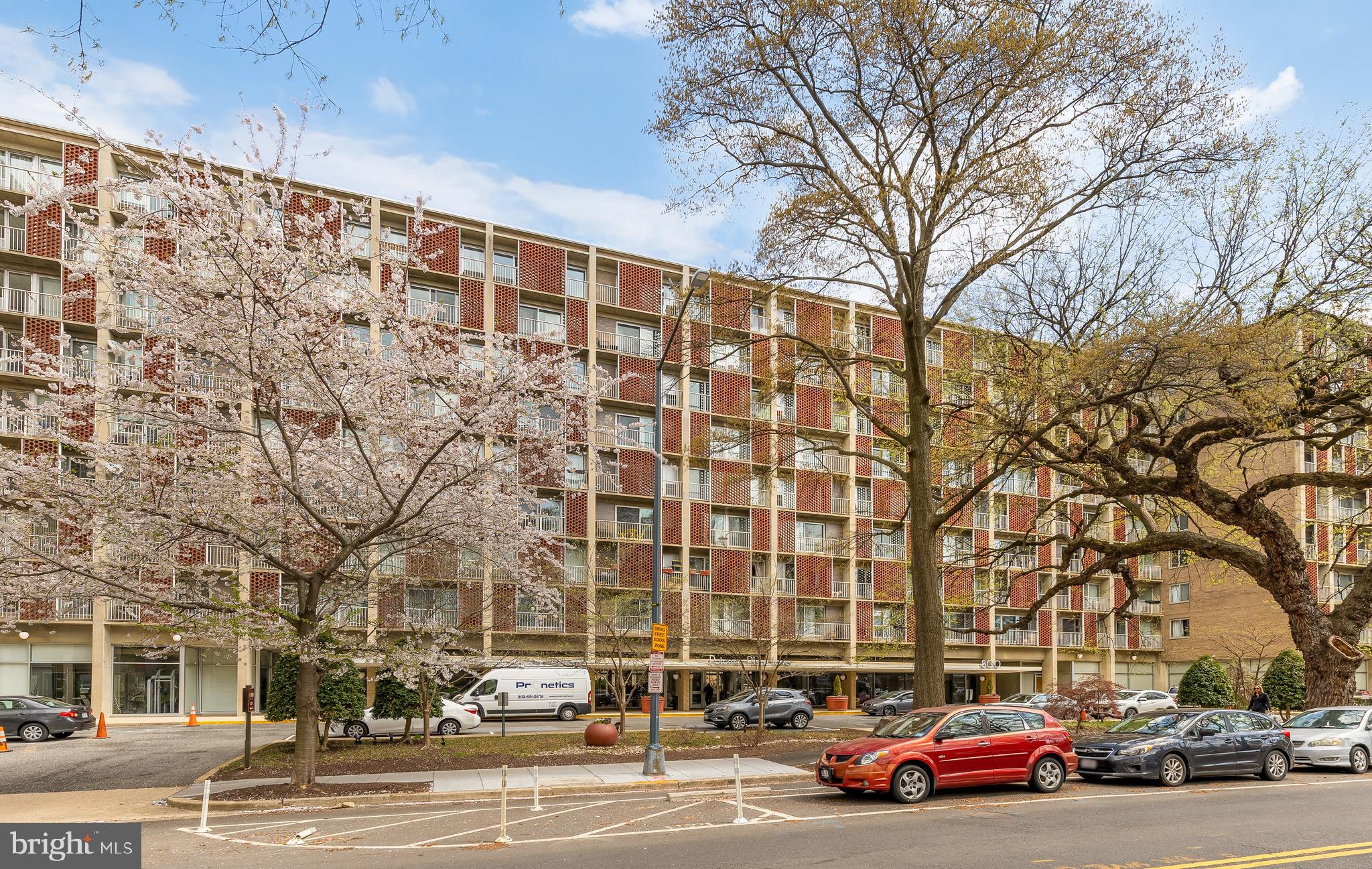 800 4TH STREET SW S409