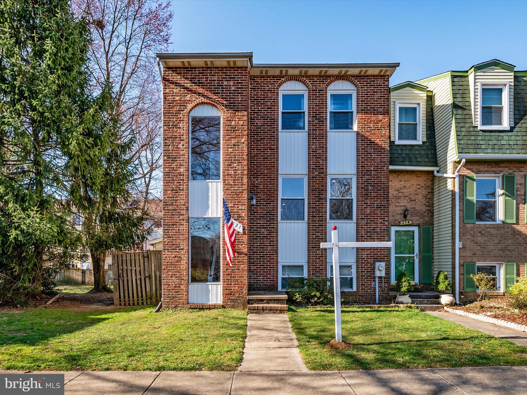 2521 Vineyard Ln
