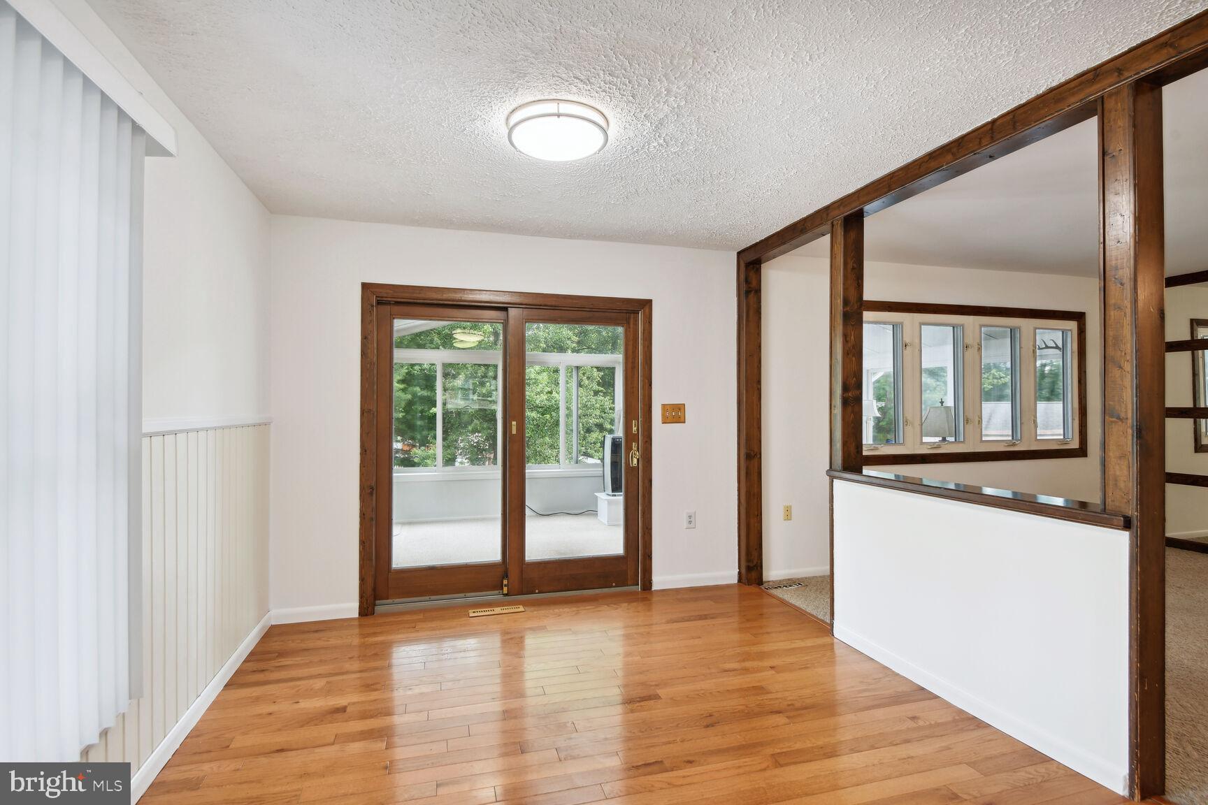 402 Chalet Dr