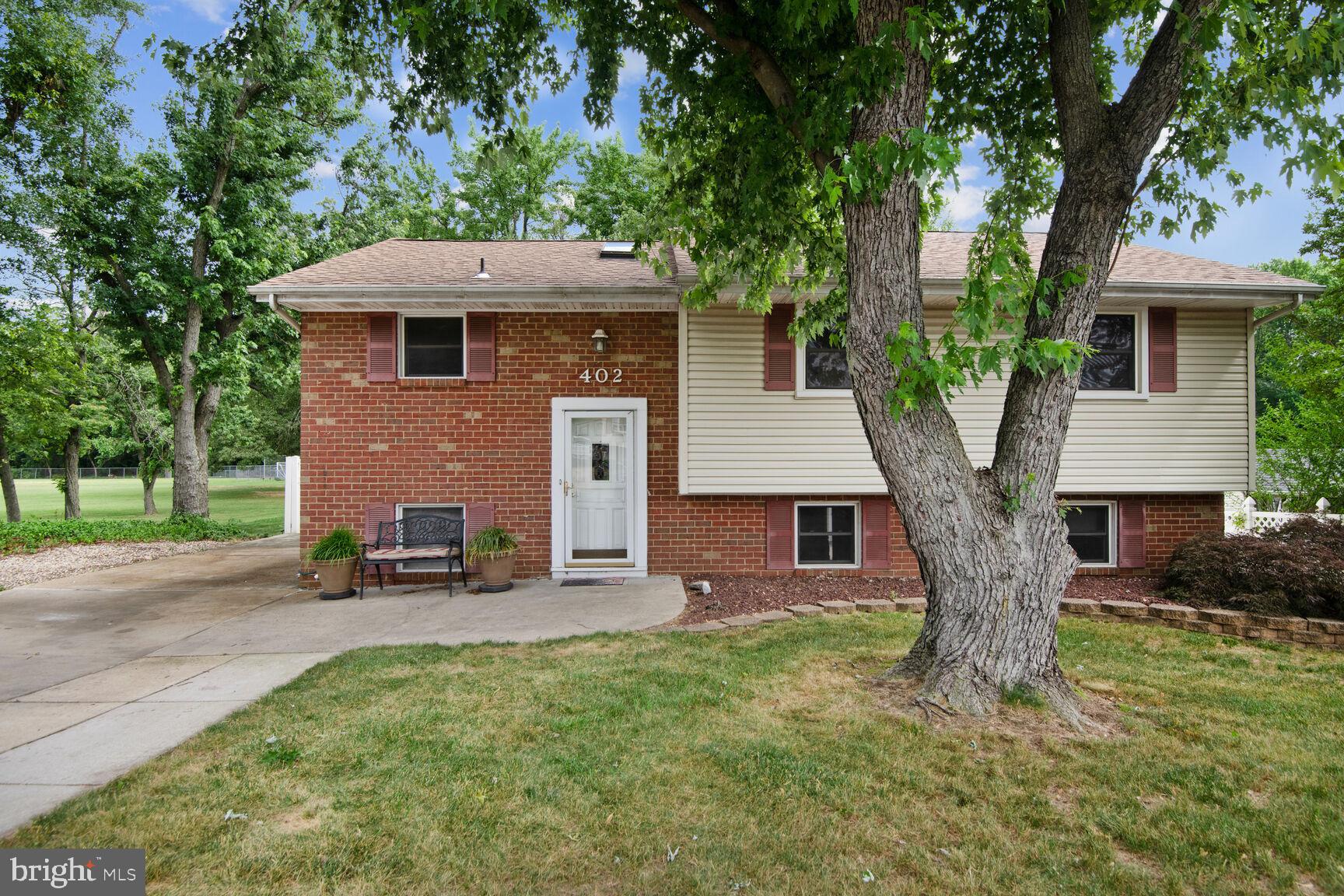 402 Chalet Dr