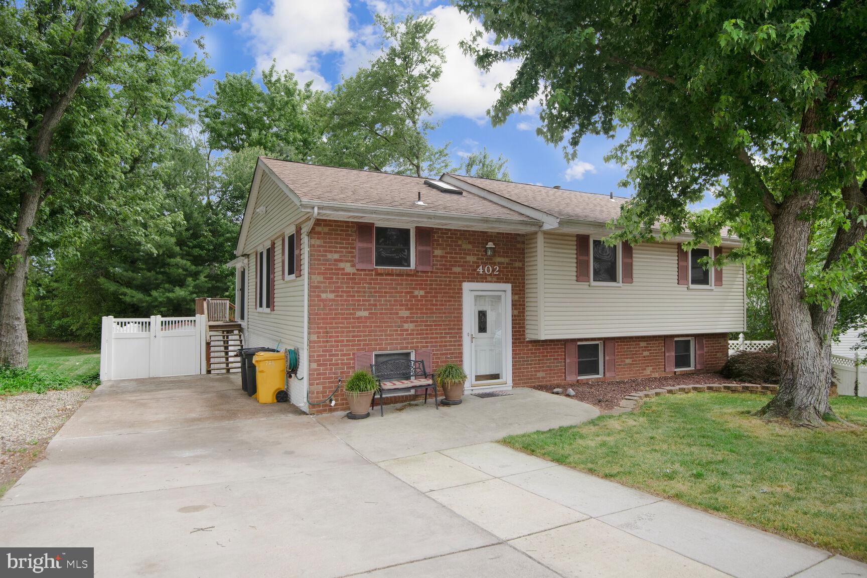 402 Chalet Dr