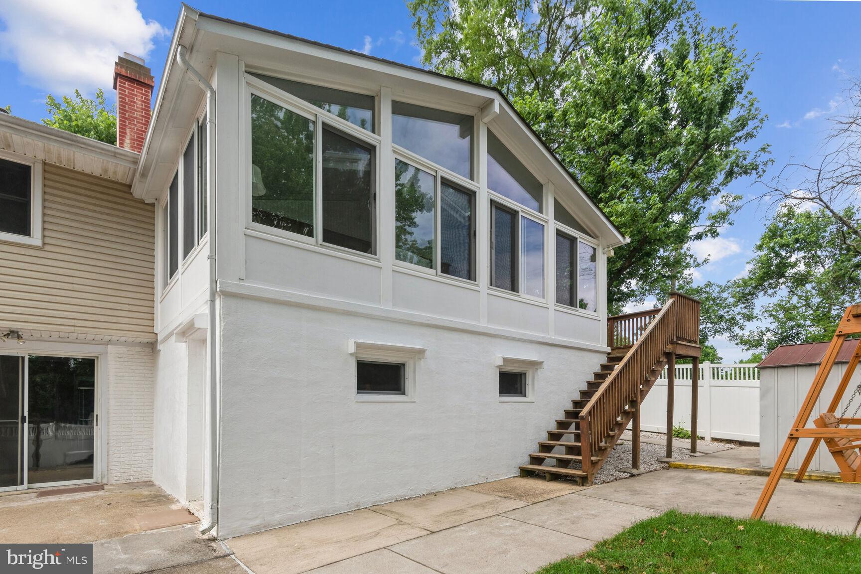 402 Chalet Dr
