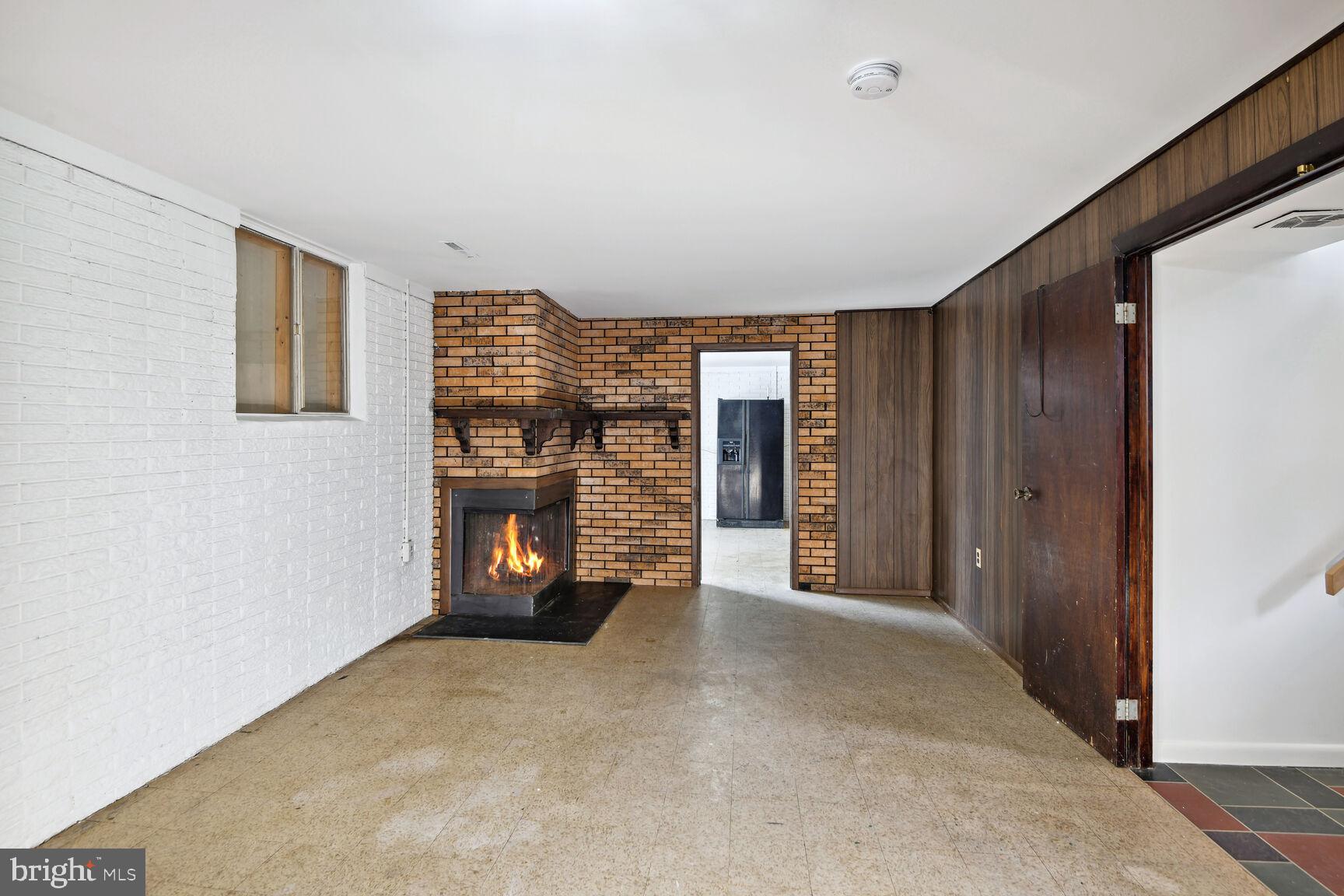 402 Chalet Dr