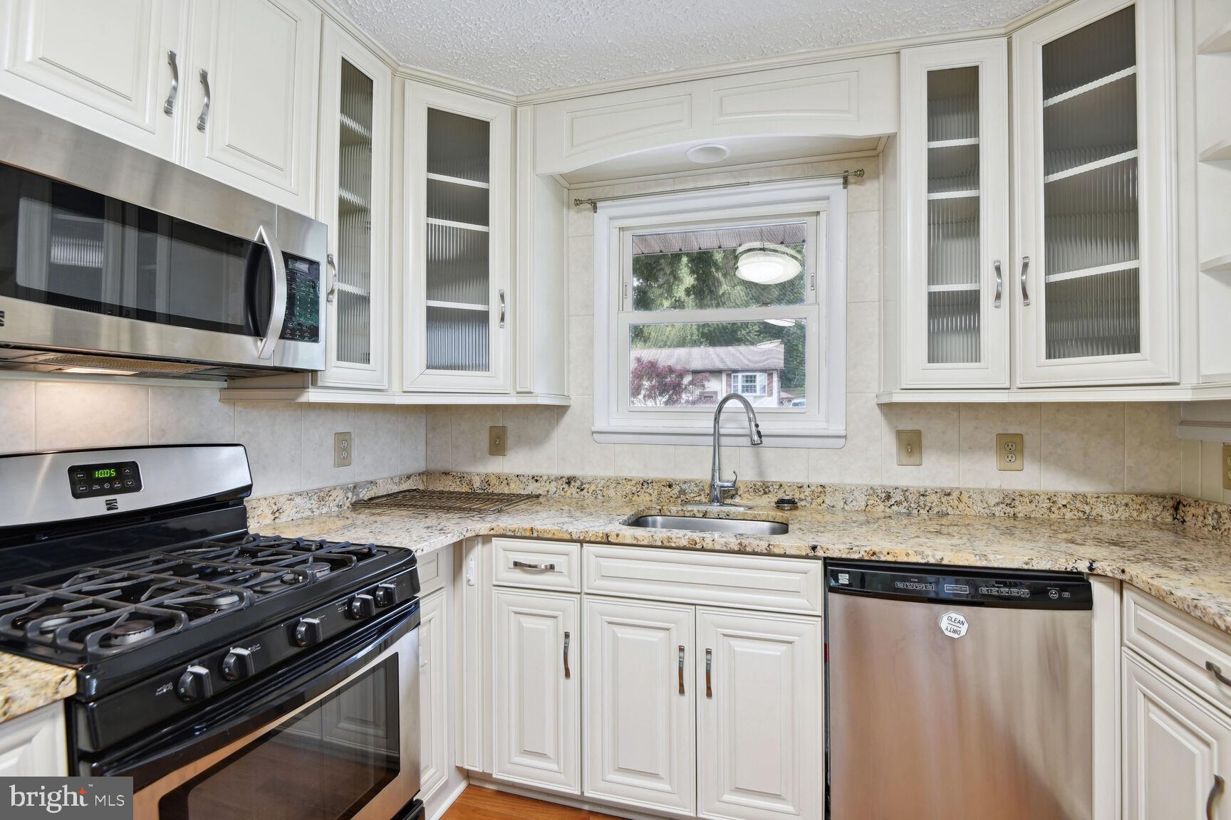 402 Chalet Dr