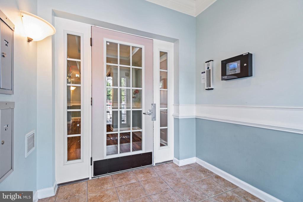 1622 HARDWICK COURT 403