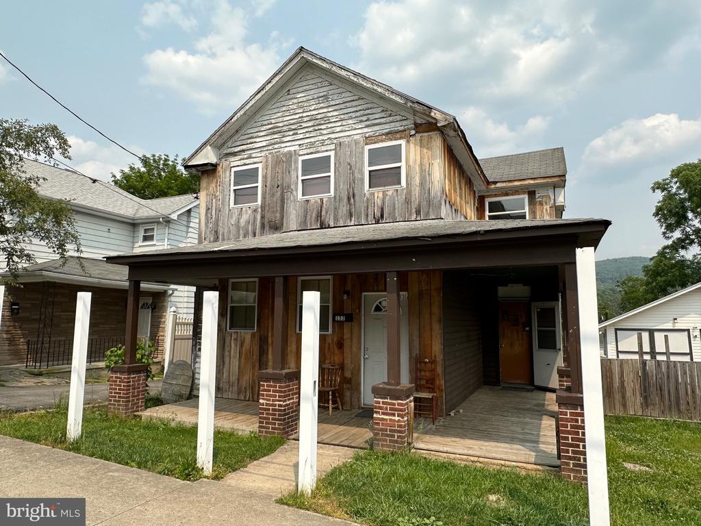 153 Wood St
