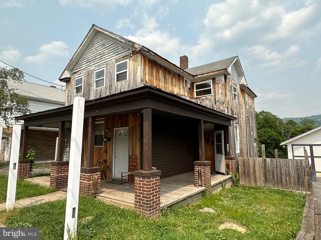 153 Wood St
