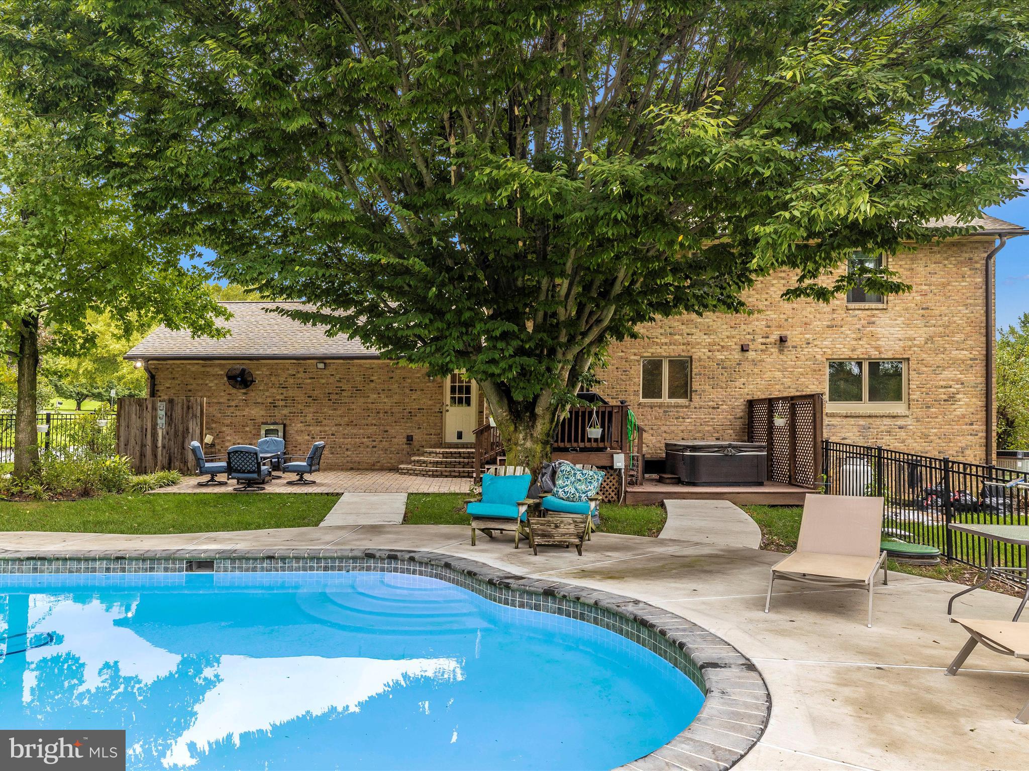 5210 Hayloft Ct