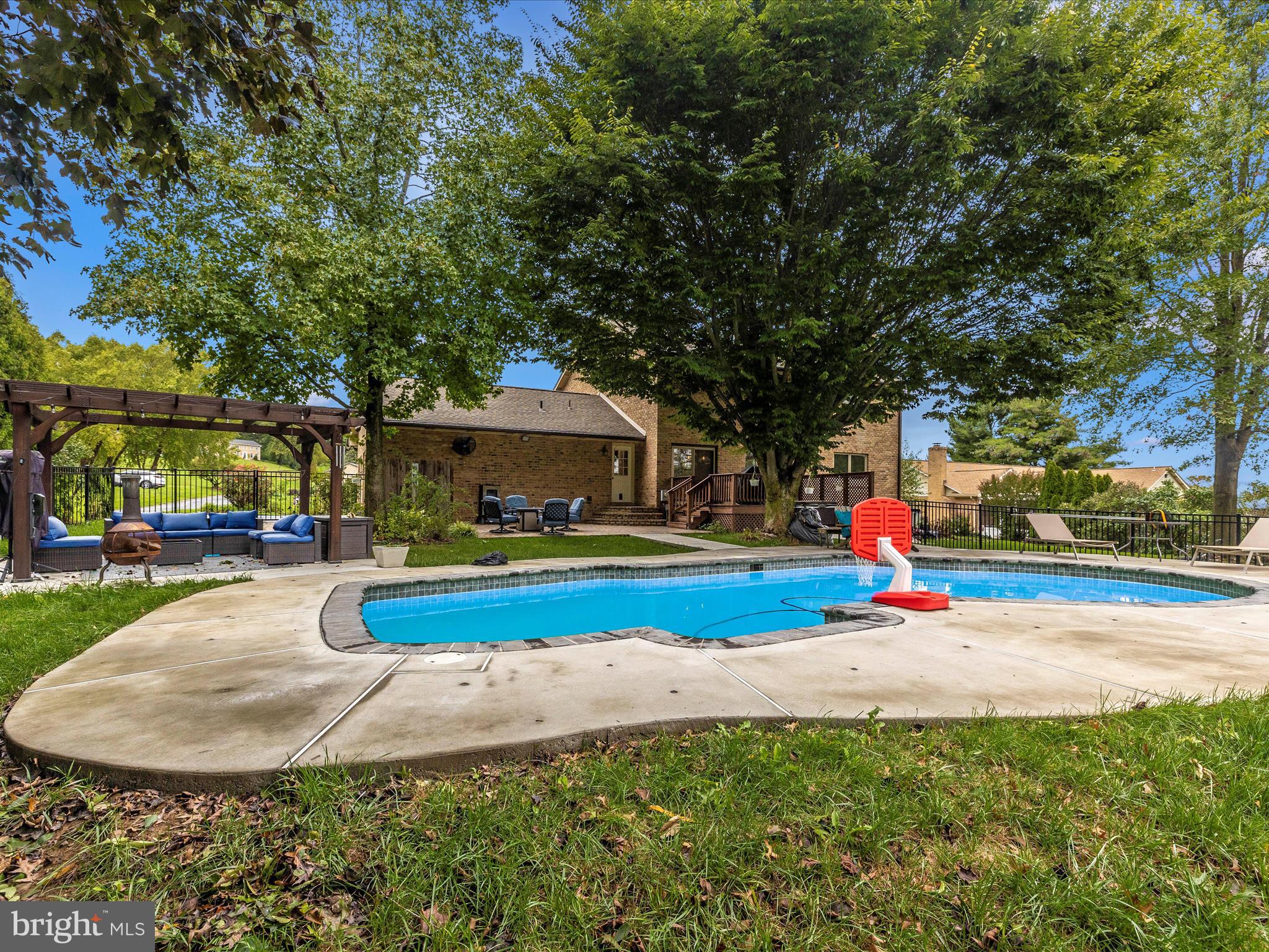 5210 Hayloft Ct
