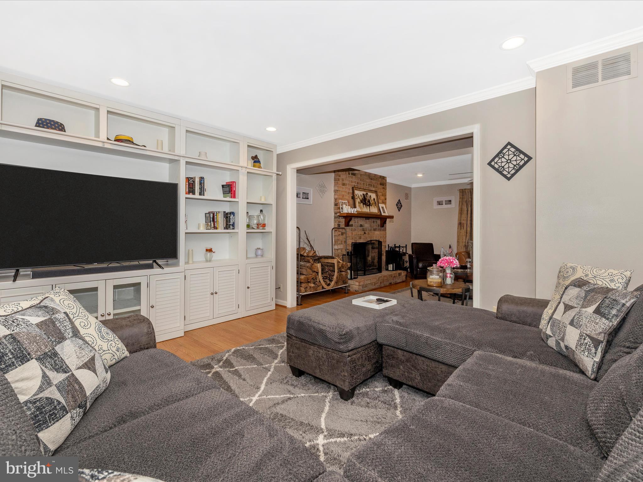 5210 Hayloft Ct