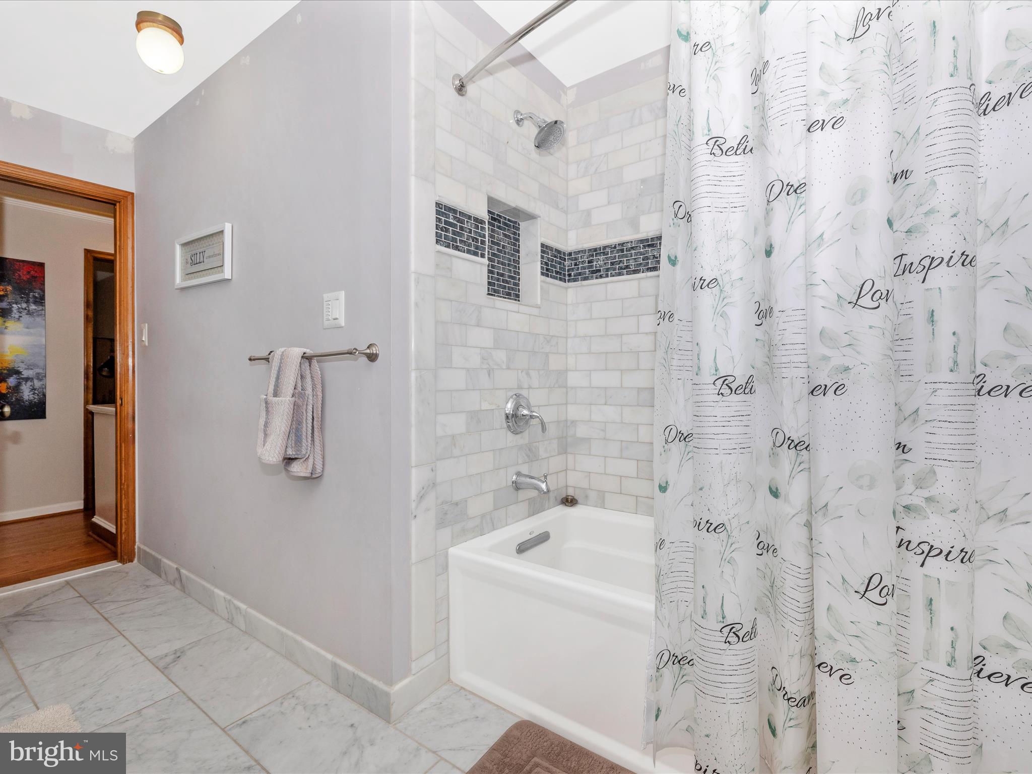 5210 Hayloft Ct