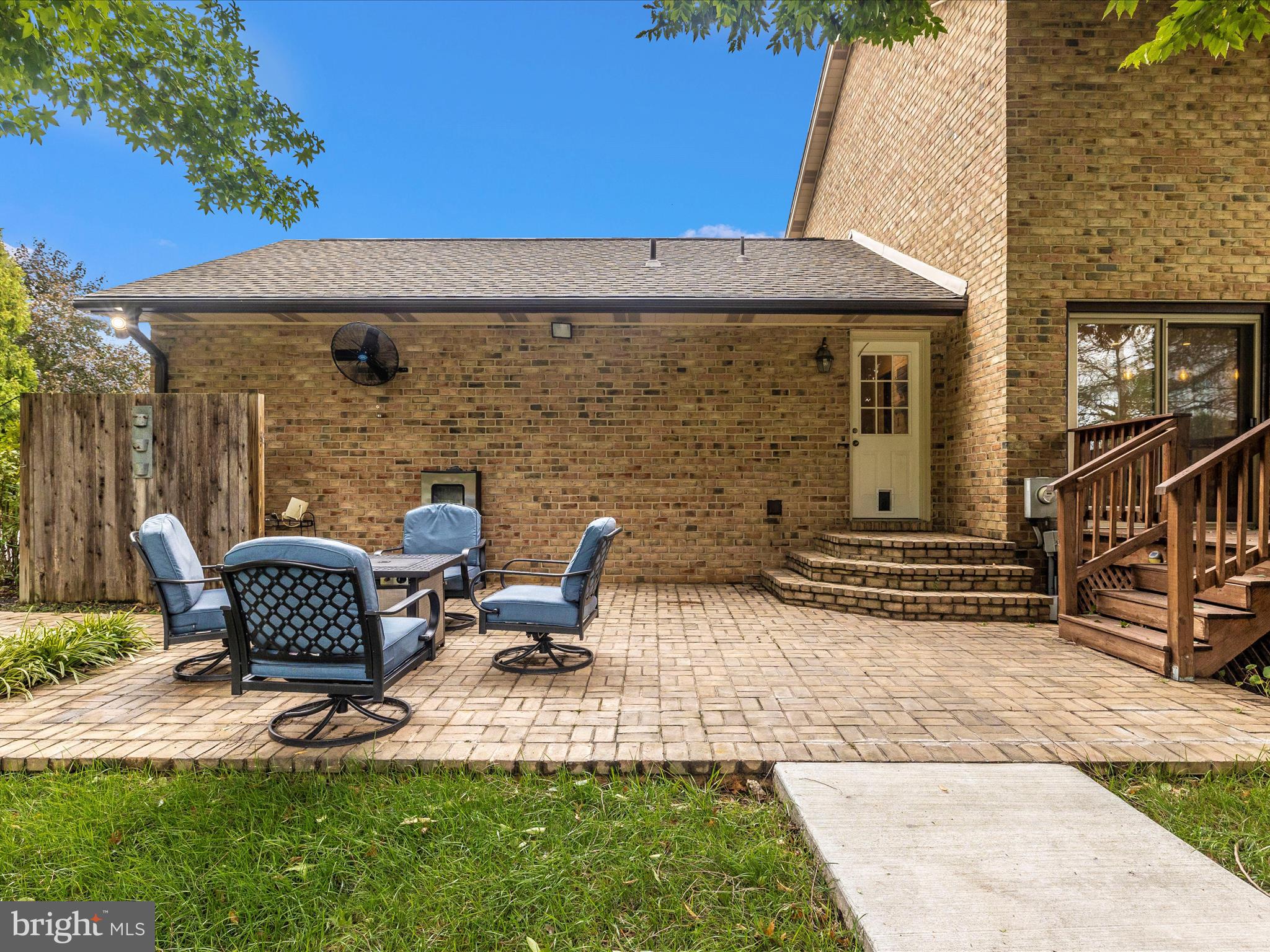 5210 Hayloft Ct