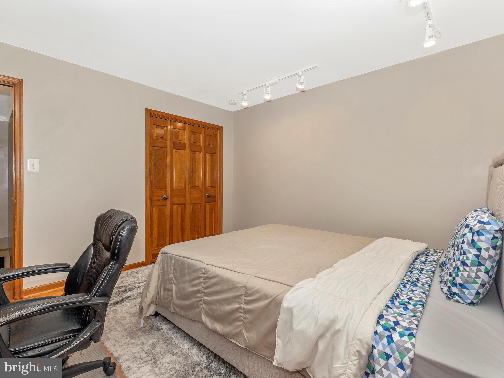 5210 Hayloft Ct