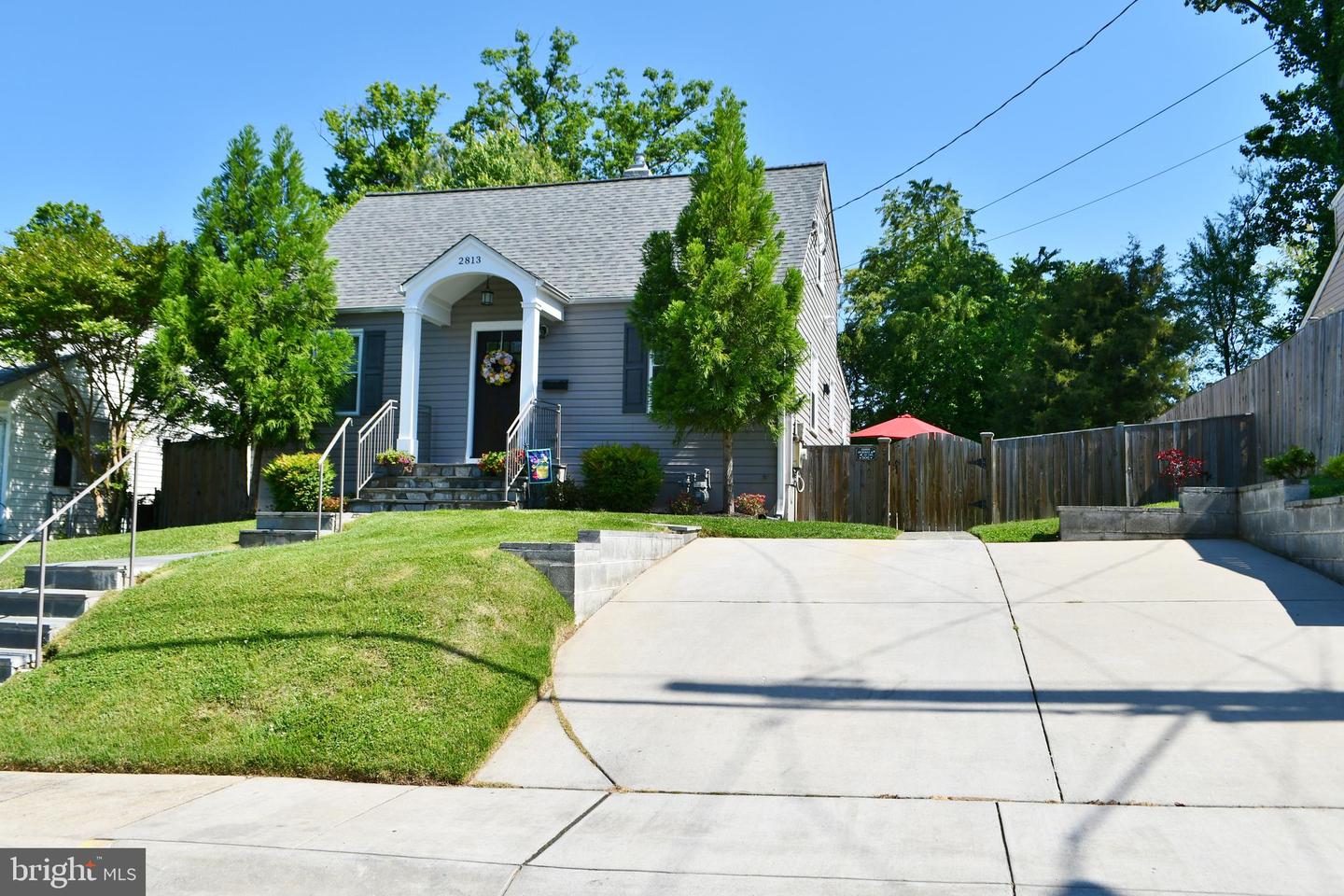 2813 Newton St