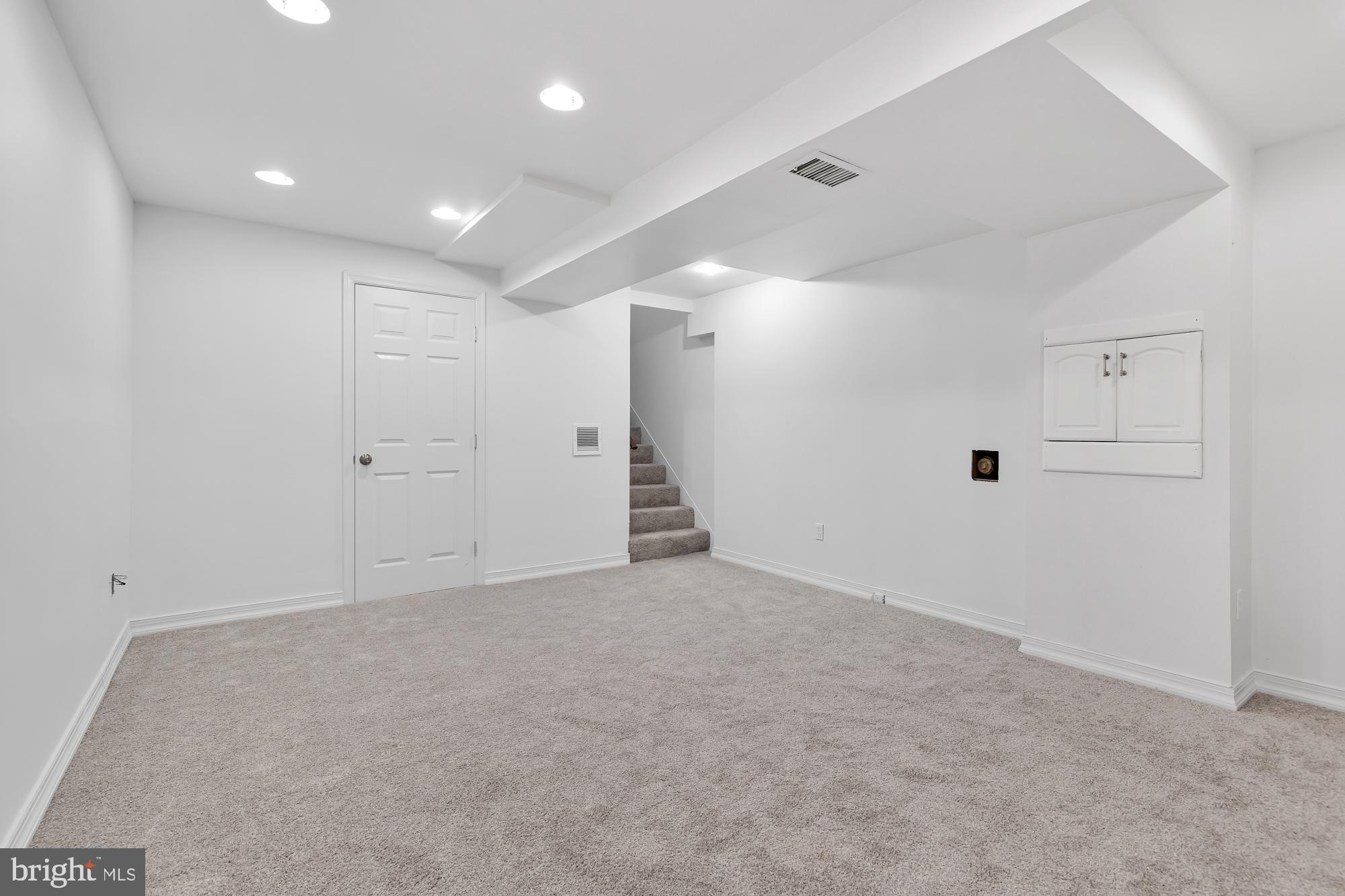 9451 Chatteroy Pl